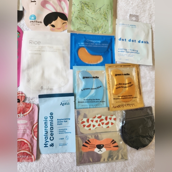 Rachel Pally Reversible Clutch Bag And Self Care Bundle - Picture 9 of 13